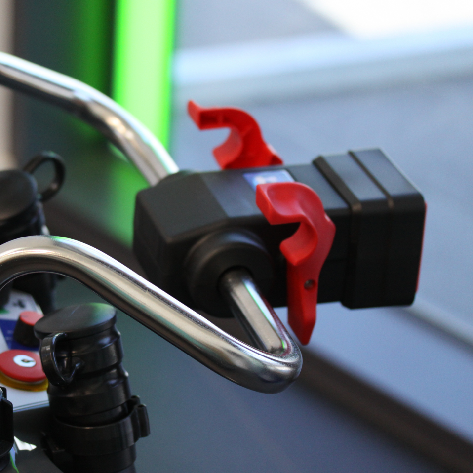 JÖST All-in-One Scheuersaugmaschine - Reinigen & Absaugen in Einem Schritt – Bild 2